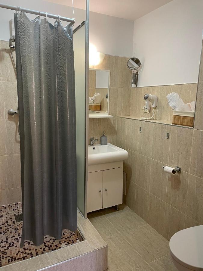La O Barfa Apartment Плоещ Екстериор снимка
