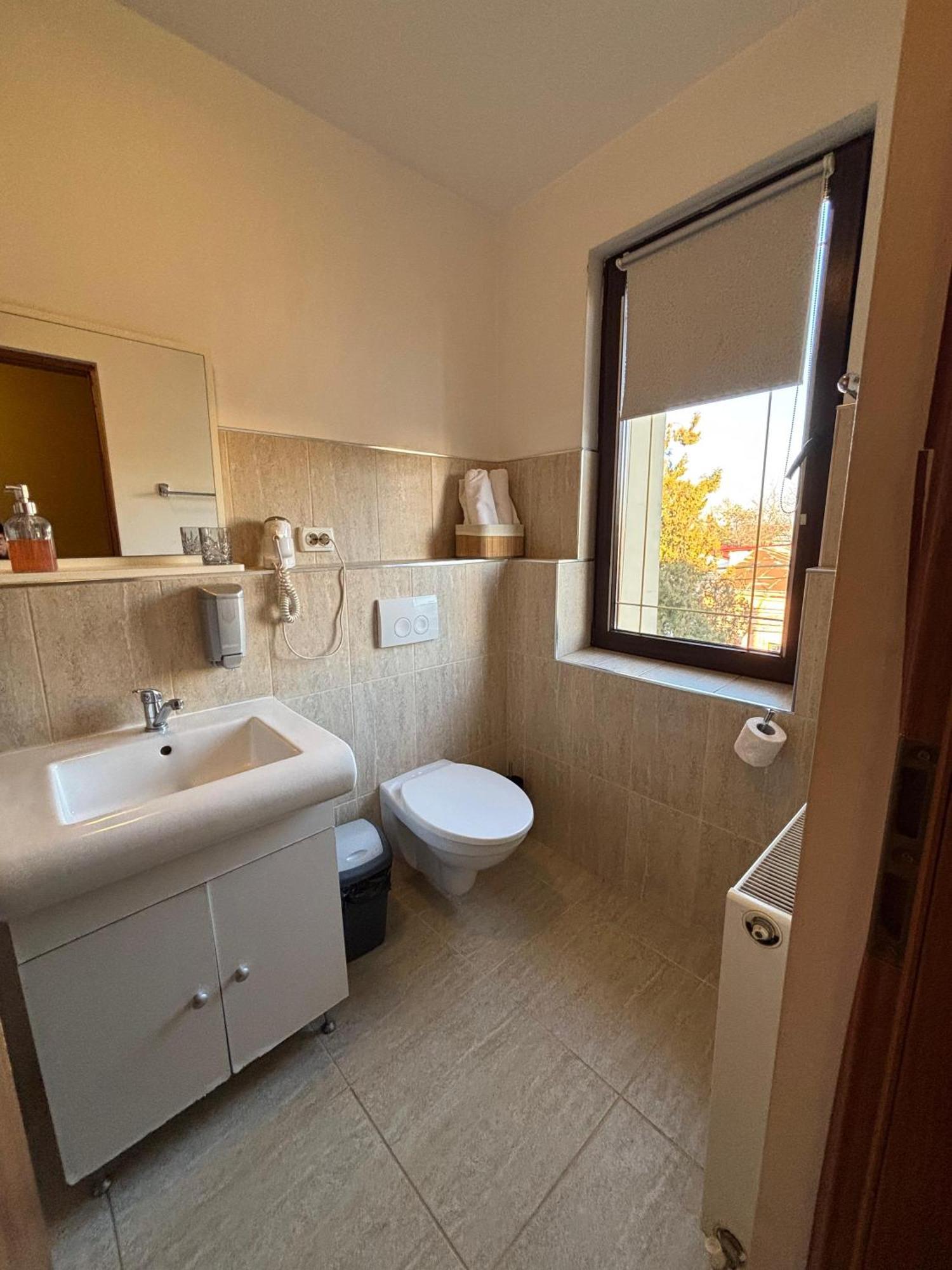 La O Barfa Apartment Плоещ Екстериор снимка