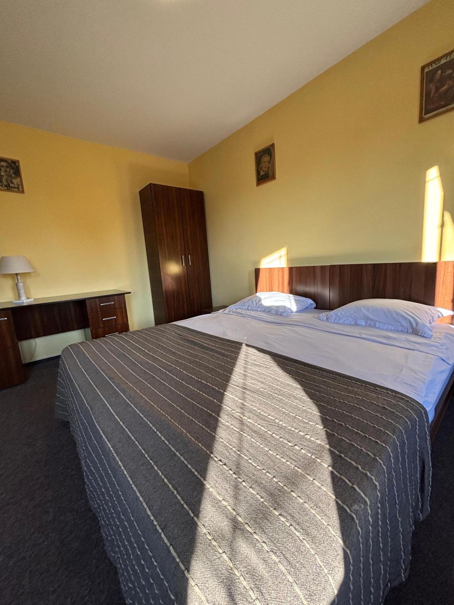 La O Barfa Apartment Плоещ Екстериор снимка